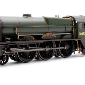 Hornby R3732 Lord Nelson Class 4-6-0 30852 'Sir Walter Raleigh' BR Green Early Emblem Steam Locomotive