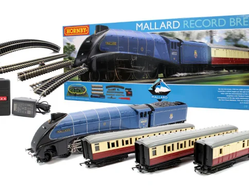 HORNBY R1282M CLASS A4 4-6-2 MALLARD RECORD BREAKER BR BLUE TRAIN SET