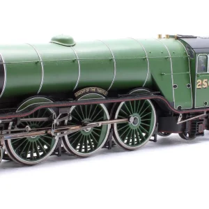 HORNBY R3989 LNER A1 CLASS 'KNIGHT OF THISTLE' NO.2564 4-6-2 STEAM LOCOMOTIVE