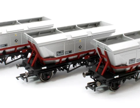 HORNBY R60069 EWS HFA HOPPER WAGONS THREE PACK