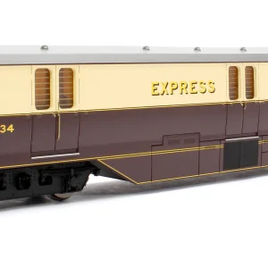 HORNBY R30384 RAILROAD PLUS GWR BO-BO NO. 34 PARCELS CAR DIESEL LOCOMOTIVE